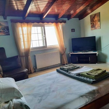 Xi Beach Galaxy Rooms מראה חיצוני תמונה