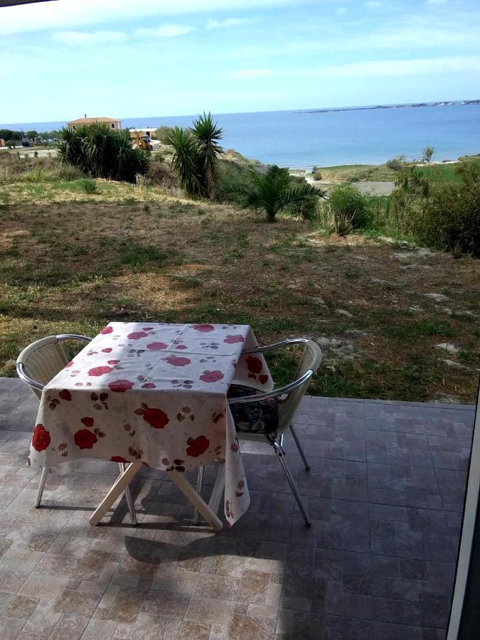 Xi Beach Galaxy Rooms מראה חיצוני תמונה