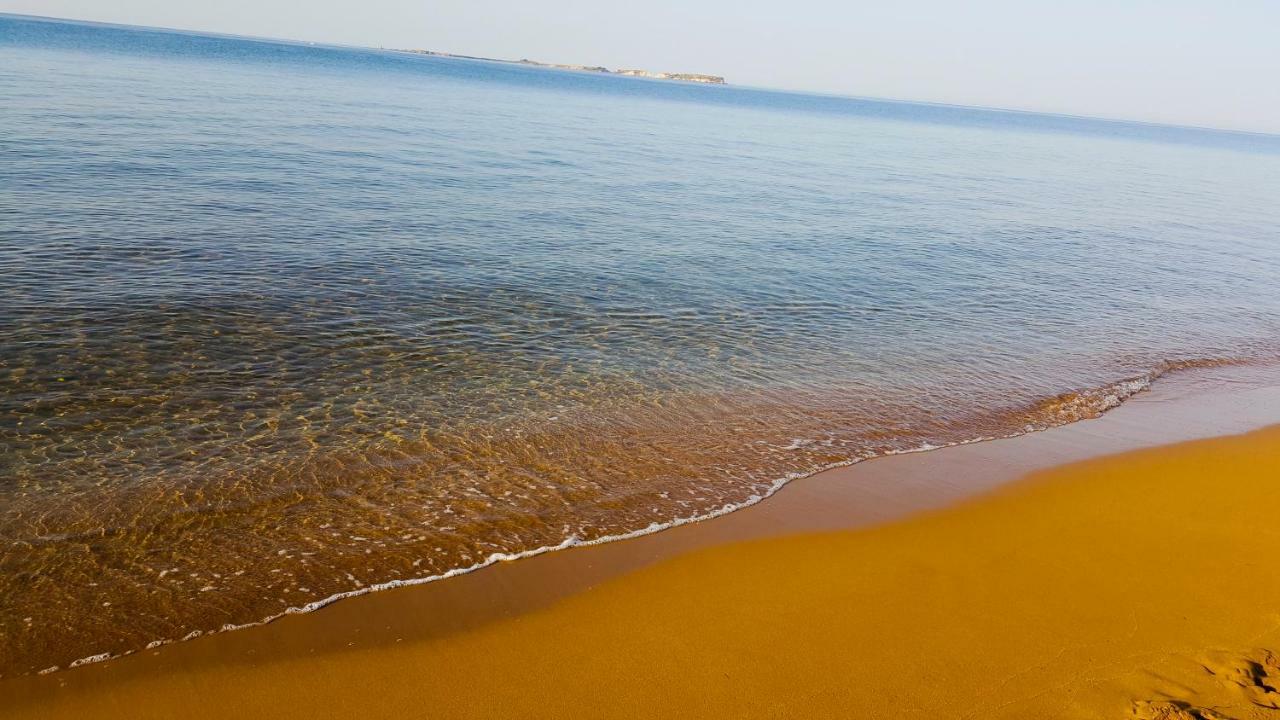 Xi Beach Galaxy Rooms מראה חיצוני תמונה