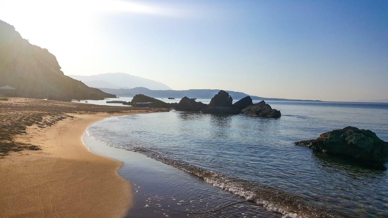 Xi Beach Galaxy Rooms מראה חיצוני תמונה