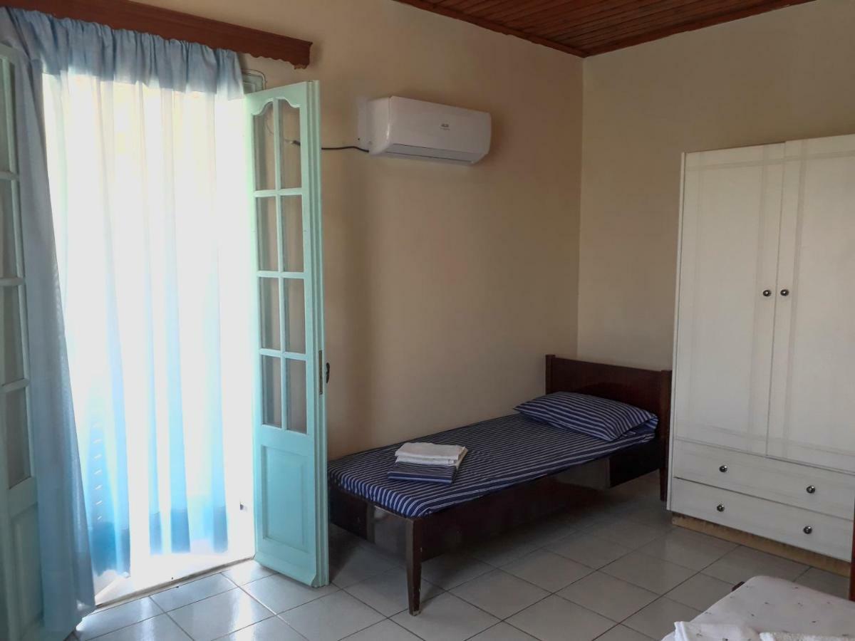 Xi Beach Galaxy Rooms מראה חיצוני תמונה