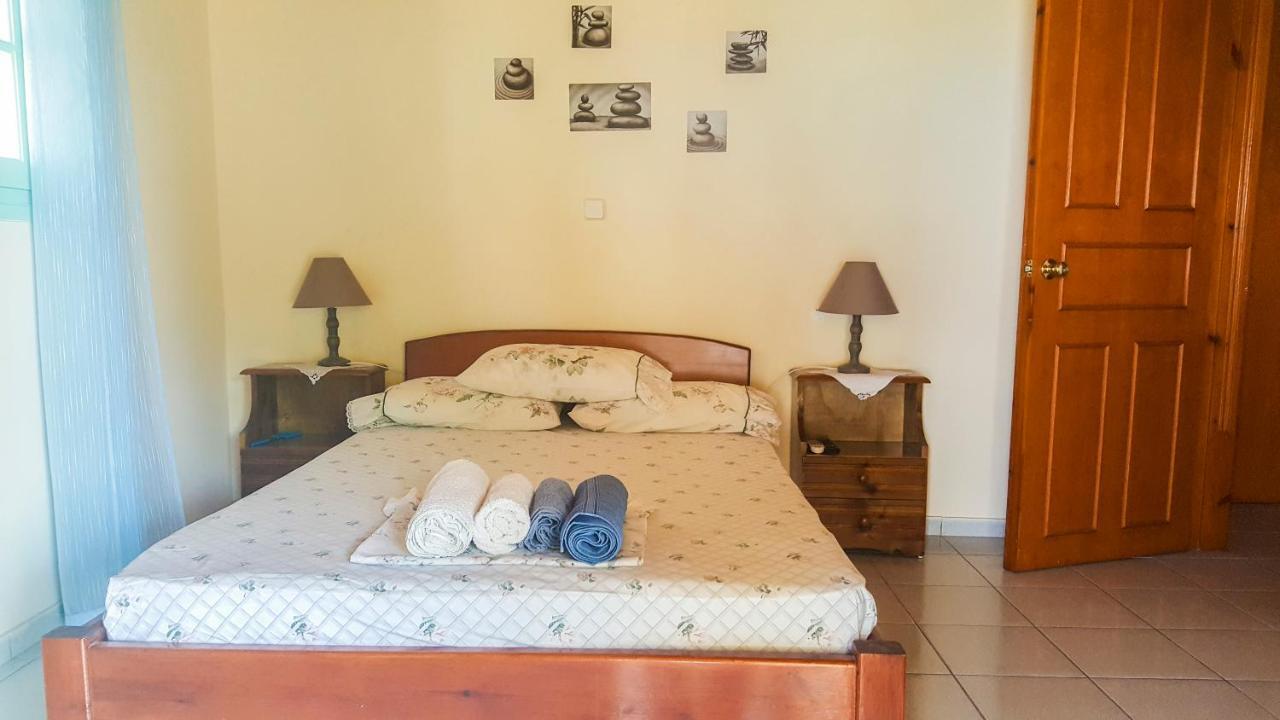 Xi Beach Galaxy Rooms מראה חיצוני תמונה